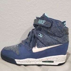 Nike Women's Revolution Sky Hi
